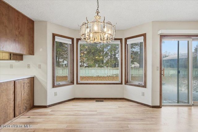 8931 N Davis Cir, Hayden, ID 83835