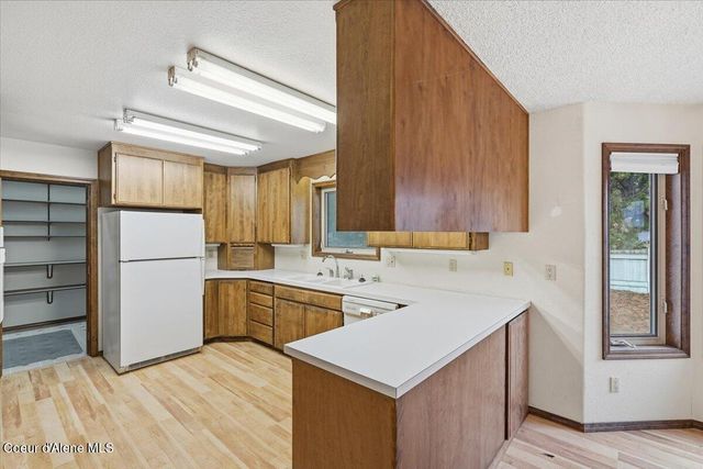 8931 N Davis Cir, Hayden, ID 83835