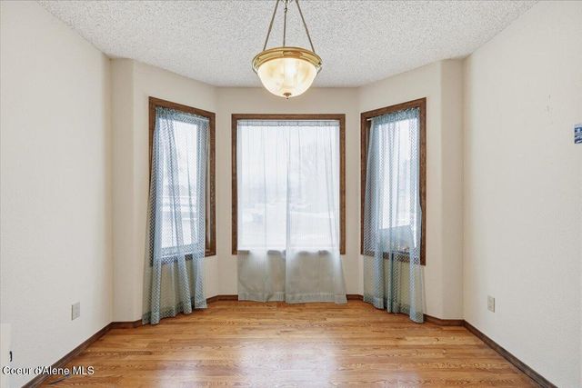 8931 N Davis Cir, Hayden, ID 83835