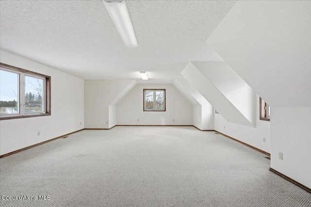 8931 N Davis Cir, Hayden, ID 83835