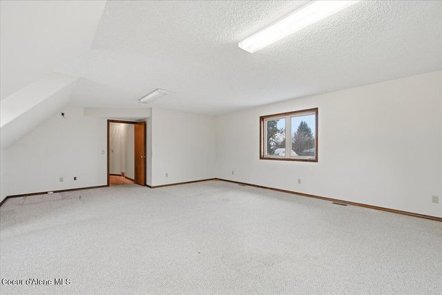 8931 N Davis Cir, Hayden, ID 83835