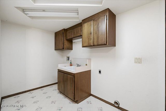 8931 N Davis Cir, Hayden, ID 83835