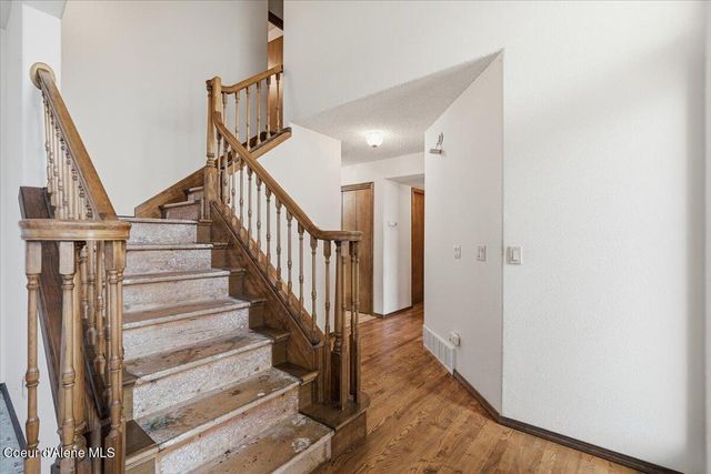 8931 N Davis Cir, Hayden, ID 83835