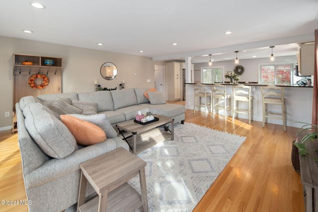 152 Crow Ridge Road, New Scotland, NY 12186