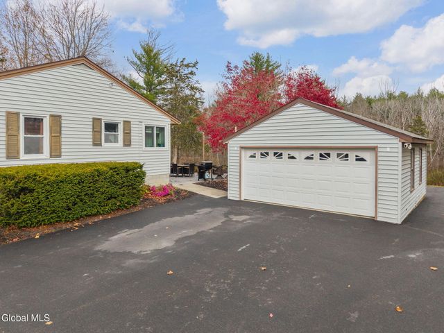 152 Crow Ridge Road, New Scotland, NY 12186