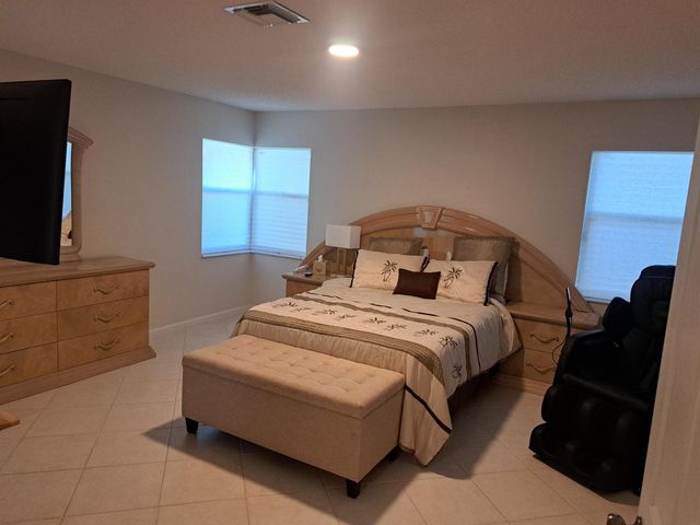 7047 Summer Tree Drive, Boynton Beach, FL 33437