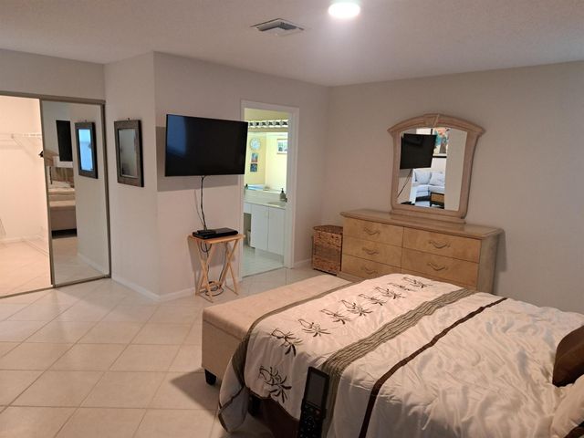 7047 Summer Tree Drive, Boynton Beach, FL 33437