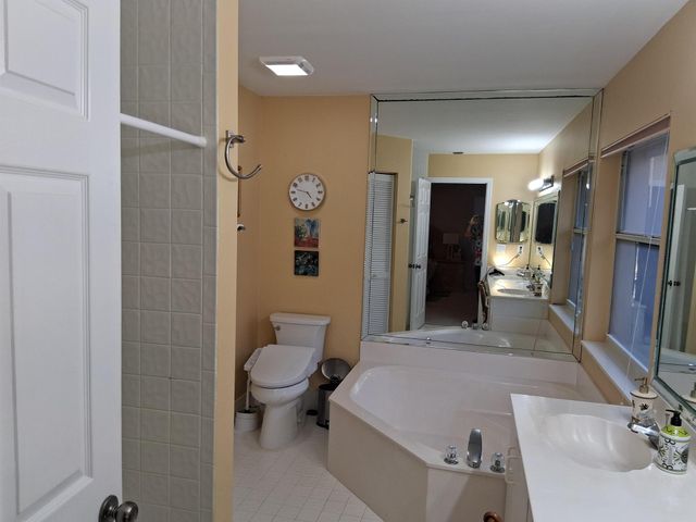 7047 Summer Tree Drive, Boynton Beach, FL 33437