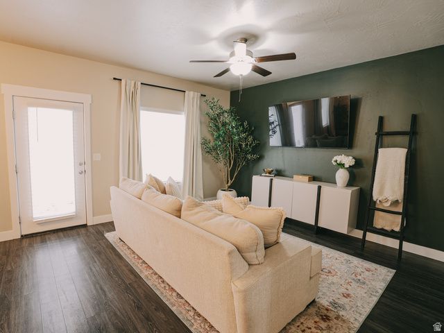 7565 N HUTCH LN, Eagle Mountain, UT 84005