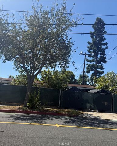 2245 Anaheim, Costa Mesa, CA 92627