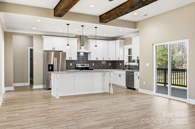 79 Crystal Mountain Drive, Hendersonville, NC 28739