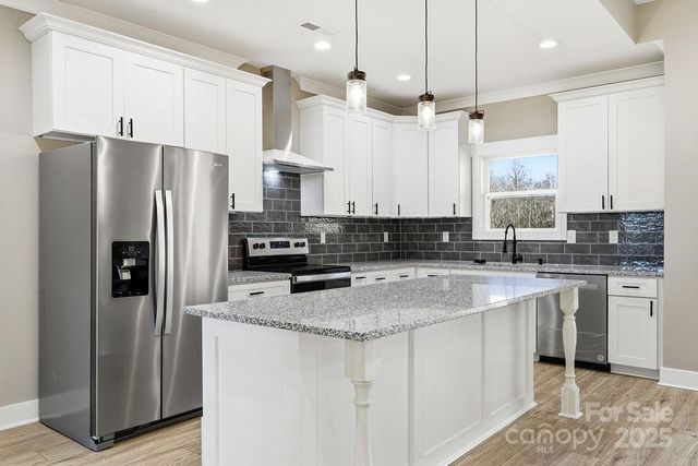 79 Crystal Mountain Drive, Hendersonville, NC 28739