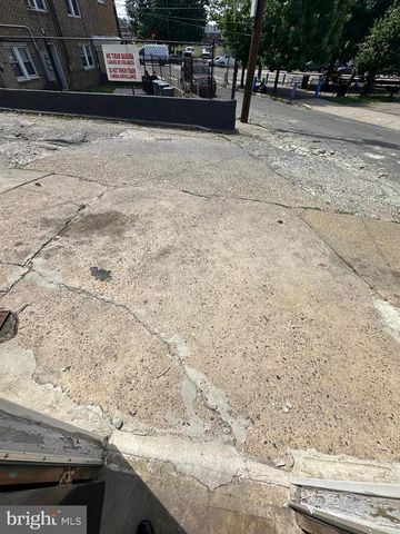4768 TAMPA ST, Philadelphia, PA 19120