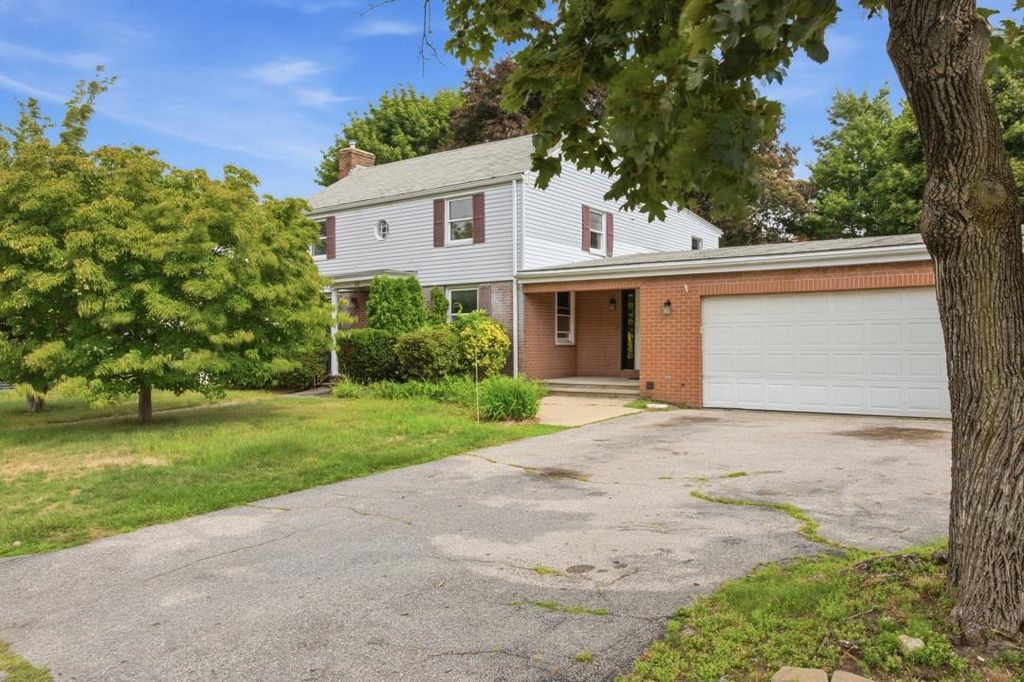 12 Buttonwood Drive, Cranston, RI 02920