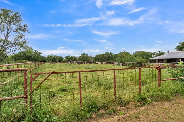 209 Dixie Road, Weatherford, TX 76087