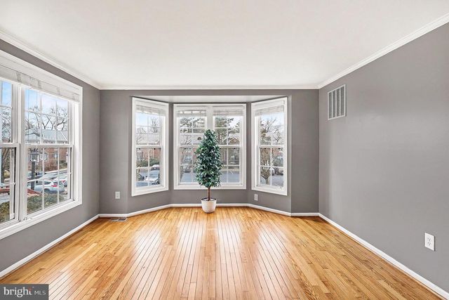 122 E GLEBE RD, Alexandria, VA 22305