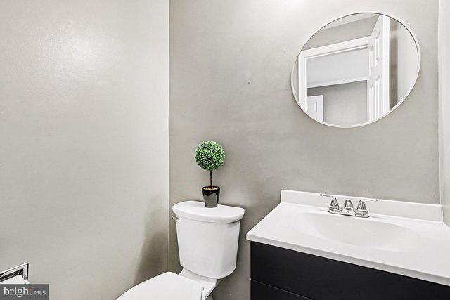 122 E GLEBE RD, Alexandria, VA 22305