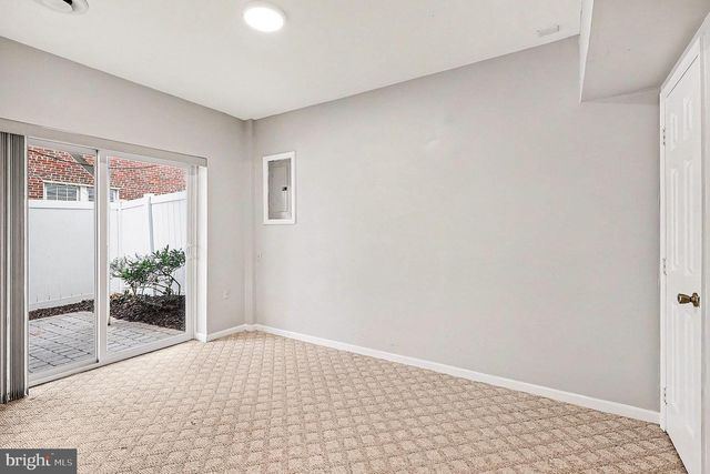 122 E GLEBE RD, Alexandria, VA 22305