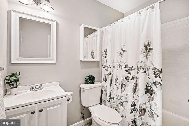 122 E GLEBE RD, Alexandria, VA 22305