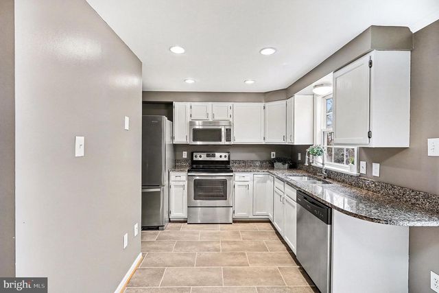 122 E GLEBE RD, Alexandria, VA 22305