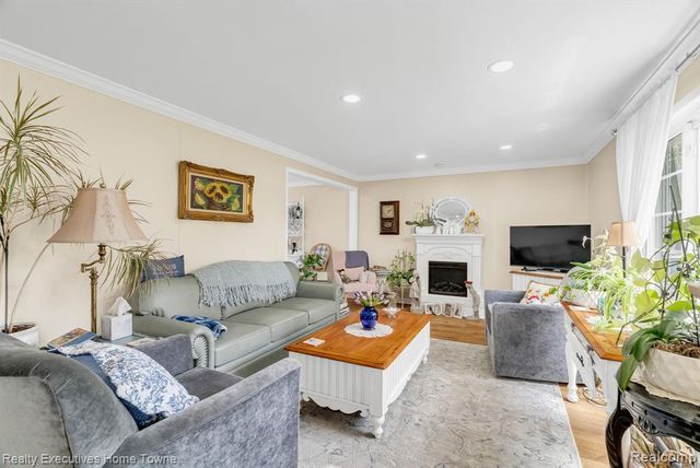 5938 Avalon Circle, Lexington, MI 48450