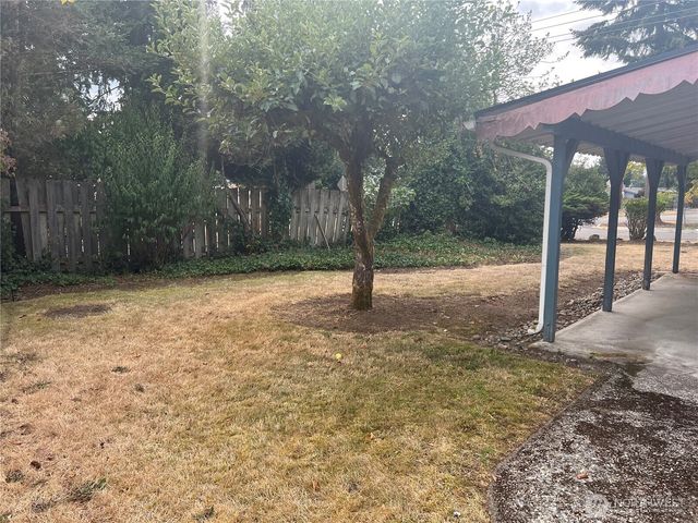 13617 Yakima Avenue S, Tacoma, WA 98444