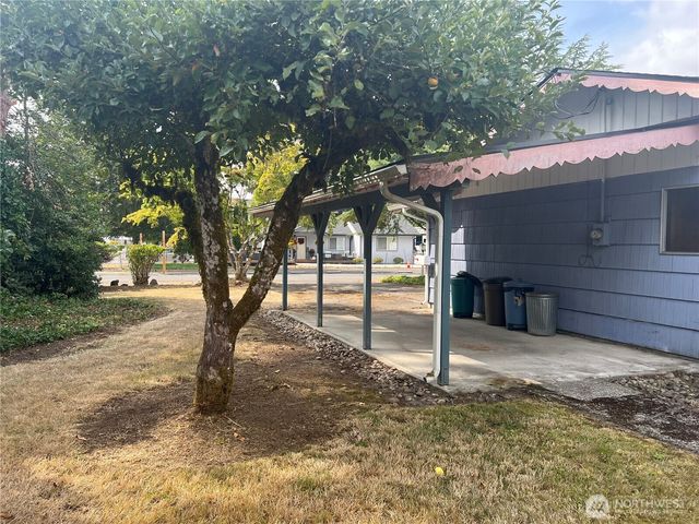 13617 Yakima Avenue S, Tacoma, WA 98444