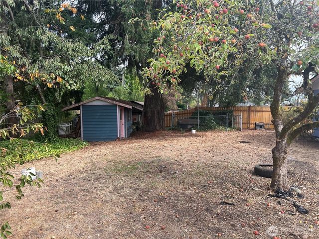 13617 Yakima Avenue S, Tacoma, WA 98444