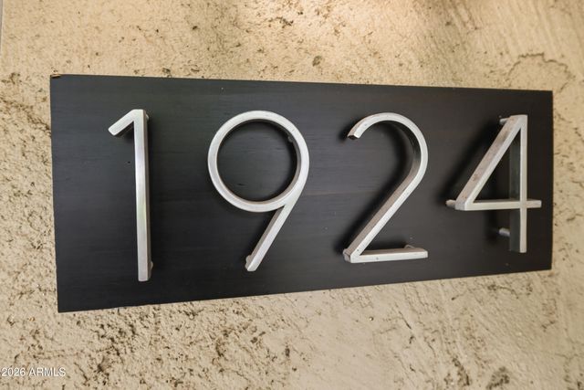 1924 E COOLIDGE Street, Phoenix, AZ 85016