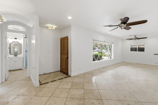 1924 E COOLIDGE Street, Phoenix, AZ 85016