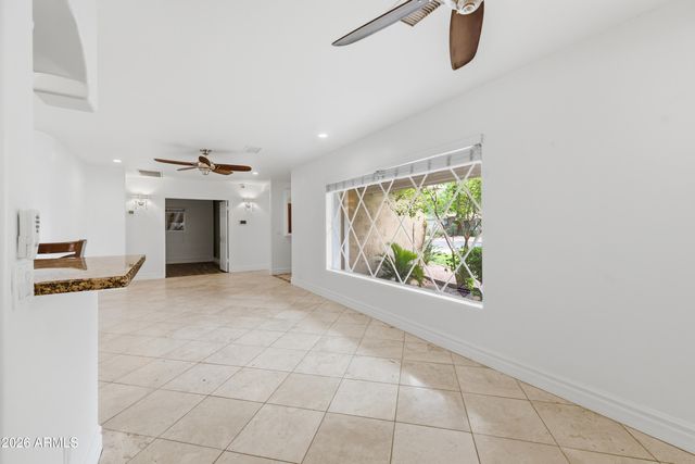 1924 E COOLIDGE Street, Phoenix, AZ 85016