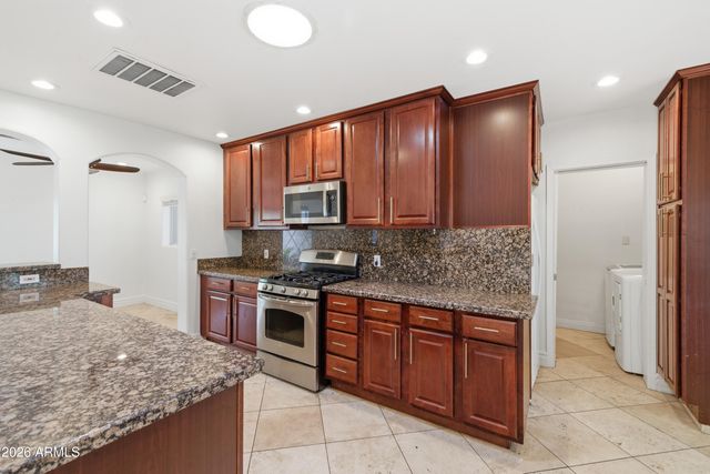 1924 E COOLIDGE Street, Phoenix, AZ 85016