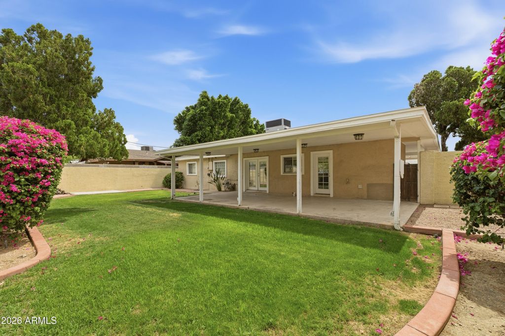 1924 E COOLIDGE Street, Phoenix, AZ 85016