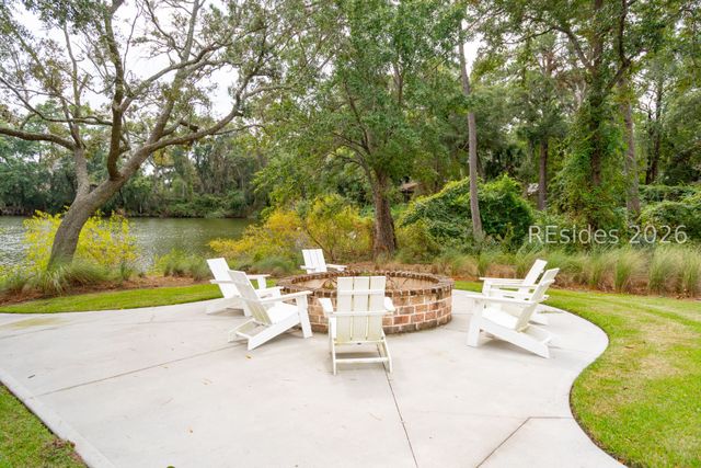 36 Middle Island St, Beaufort, SC 29907