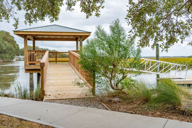 36 Middle Island St, Beaufort, SC 29907