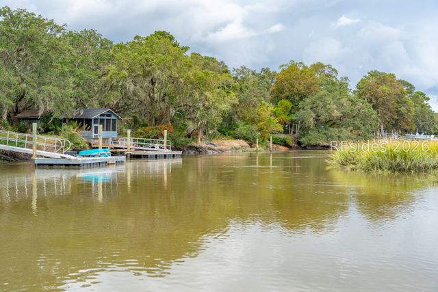 36 Middle Island St, Beaufort, SC 29907