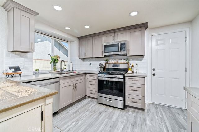 11964 Maple Leaf, Fontana, CA 92337