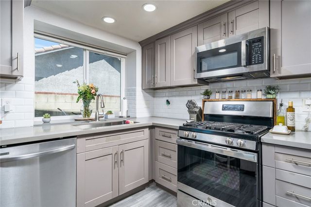 11964 Maple Leaf, Fontana, CA 92337