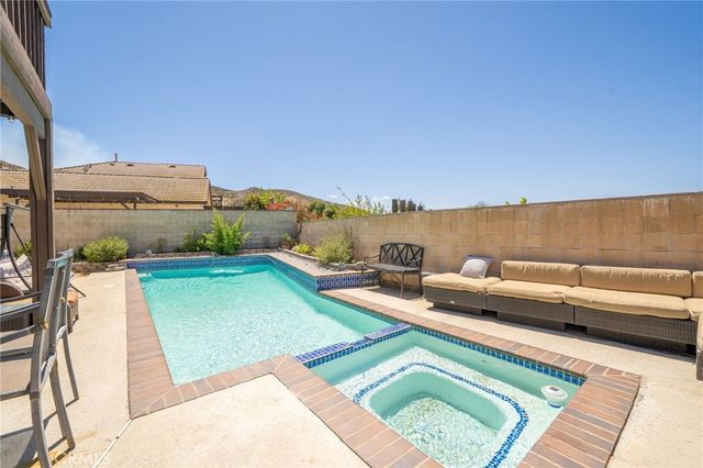 11964 Maple Leaf, Fontana, CA 92337