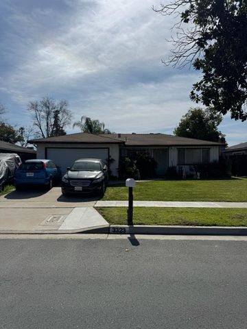 3323 W Indianapolis Avenue, Fresno, CA 93722