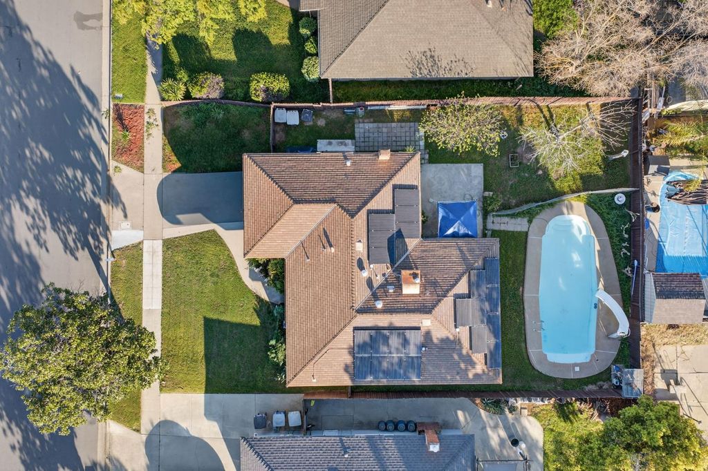 Image 3 of property listing at 3323 W Indianapolis Avenue, Fresno, CA 93722