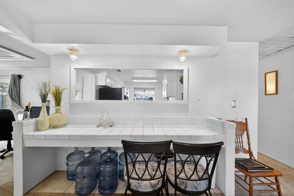 Image 9 of property listing at 3323 W Indianapolis Avenue, Fresno, CA 93722