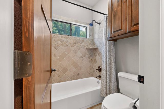 116 Roble Roja DR, Georgetown, TX 78633