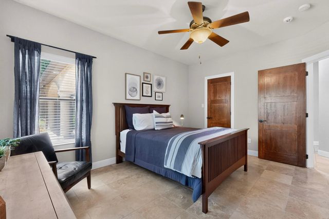116 Roble Roja DR, Georgetown, TX 78633