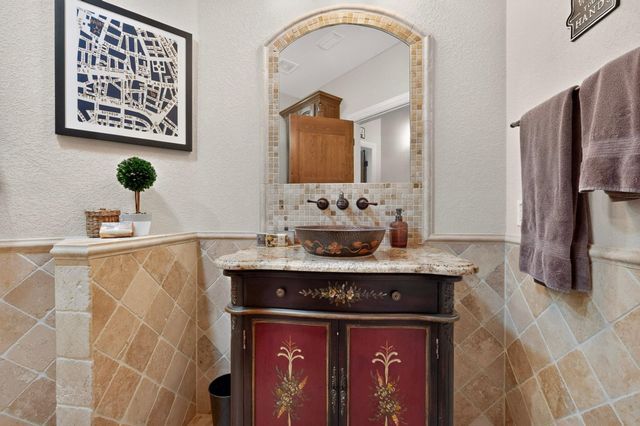 116 Roble Roja DR, Georgetown, TX 78633
