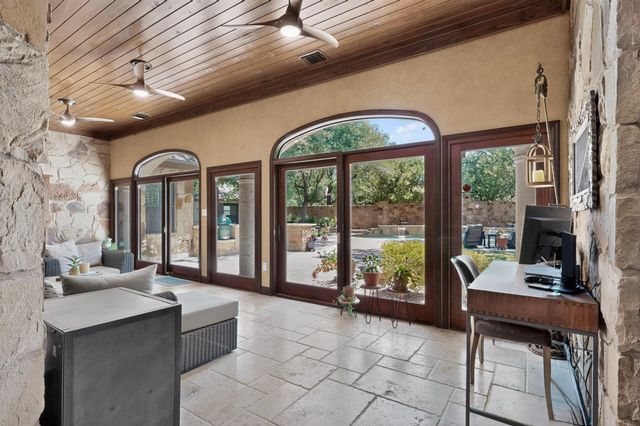 116 Roble Roja DR, Georgetown, TX 78633