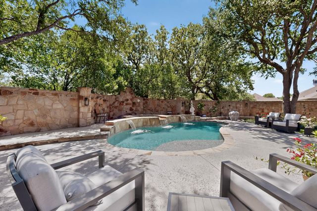 116 Roble Roja DR, Georgetown, TX 78633
