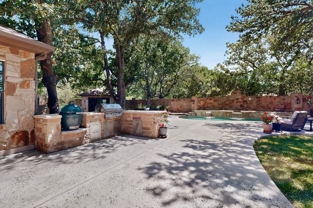 116 Roble Roja DR, Georgetown, TX 78633