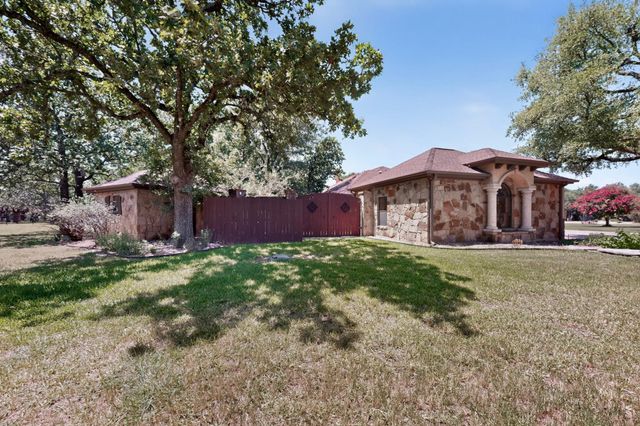 116 Roble Roja DR, Georgetown, TX 78633