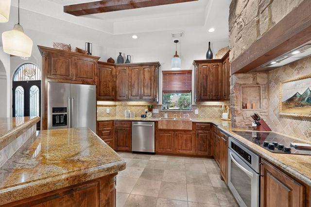 116 Roble Roja DR, Georgetown, TX 78633